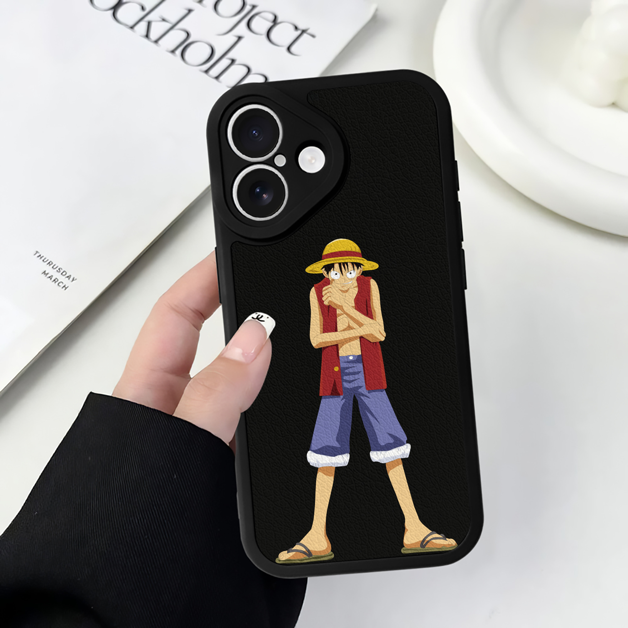 （画像用） ワンピース モンキー・D・ルフィ ONE PIECE Monkey D. Luffy 【iPhone 16シリーズ対応】シリコンスマホケース（レザー調） 材質：シリコン